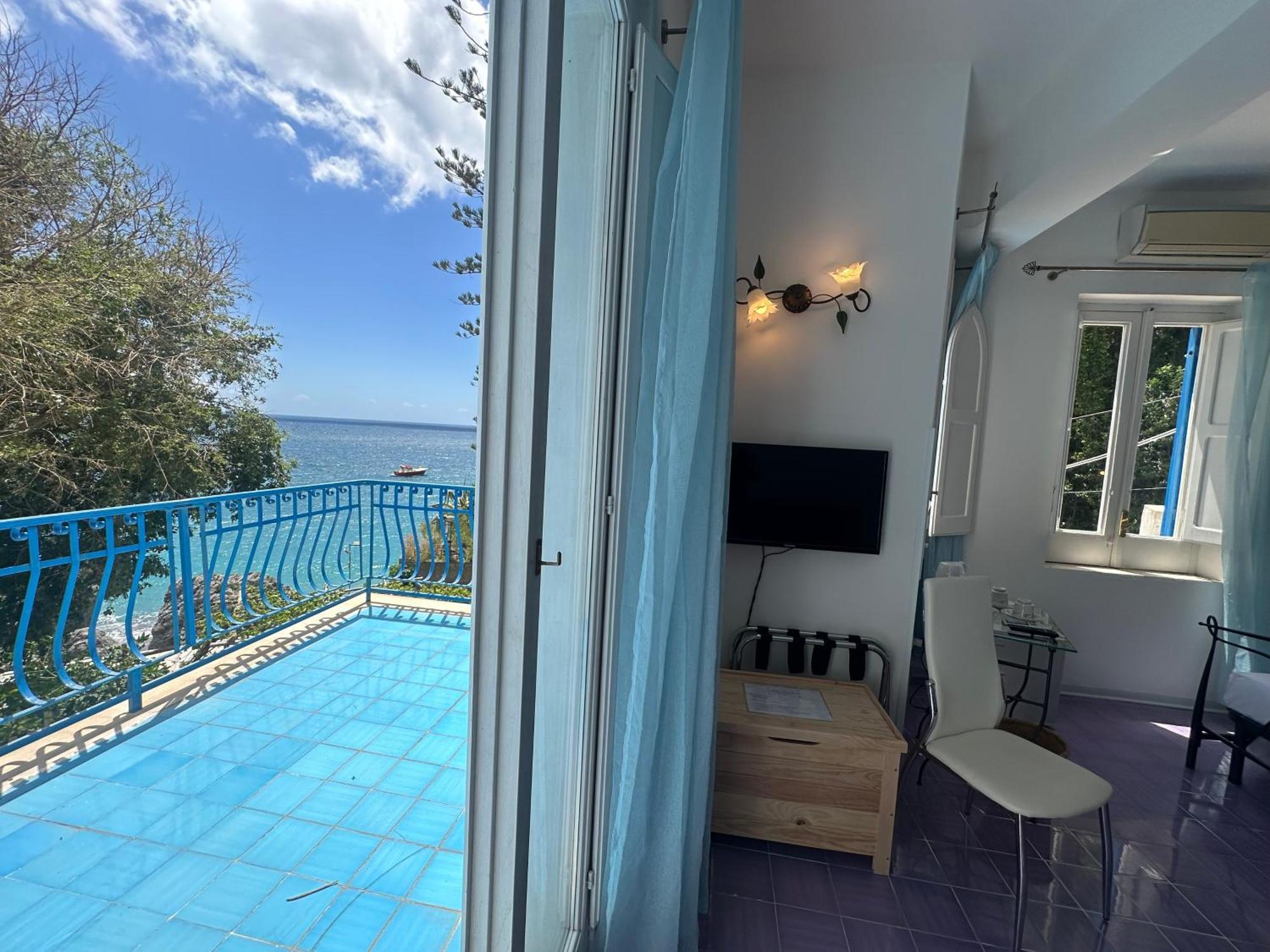 Rada Azzurra Hotel Амалфи Екстериор снимка