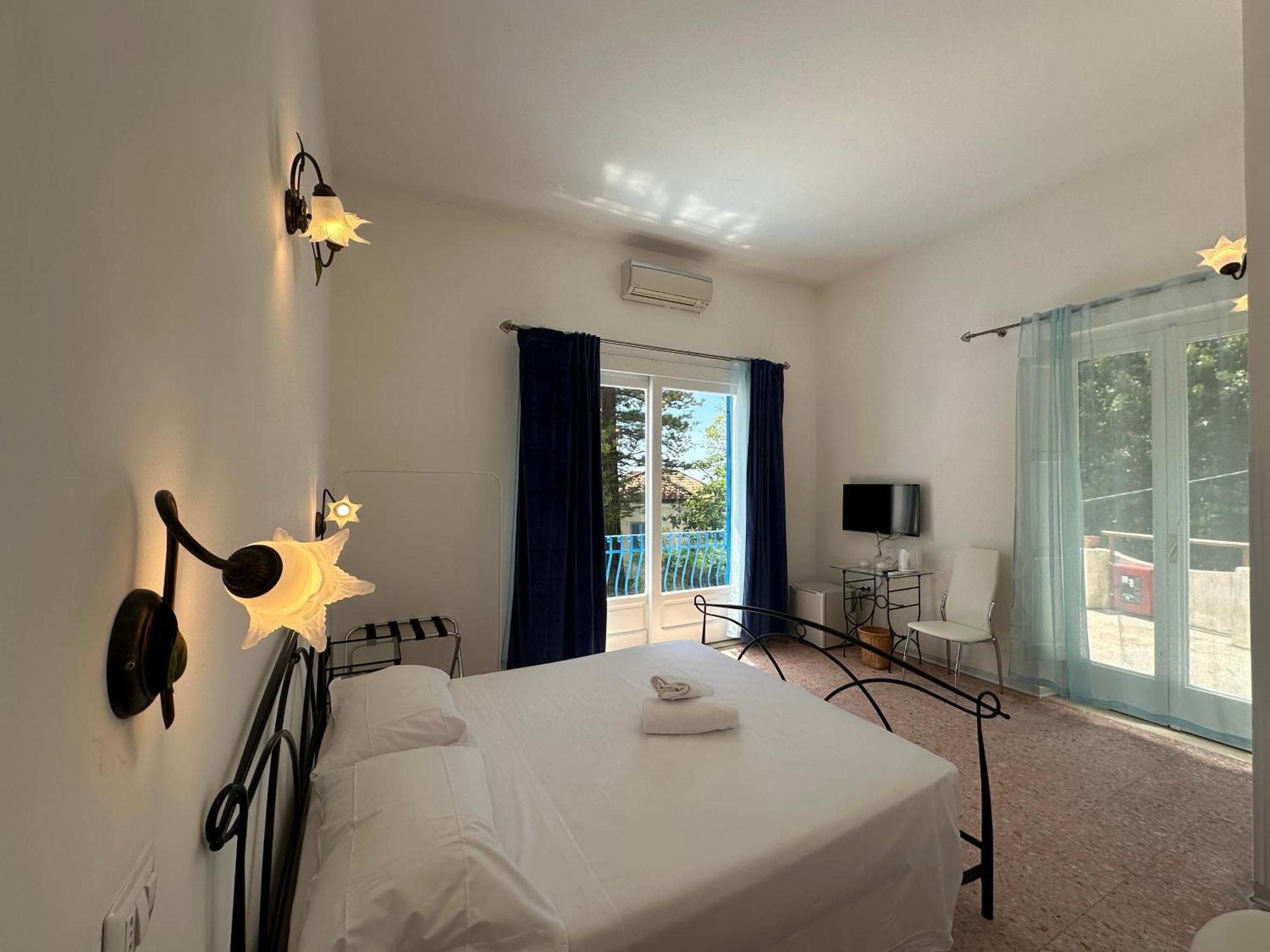 Rada Azzurra Hotel Амалфи Екстериор снимка